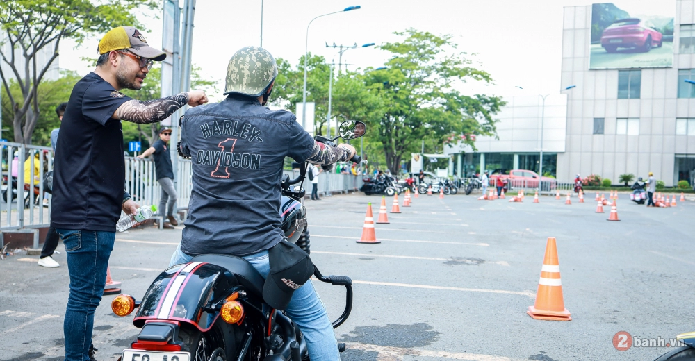 Anh em chơi xe harley-davidson hội tụ đông đảo trong ngày tập huấn kỹ năng lái xe an toàn