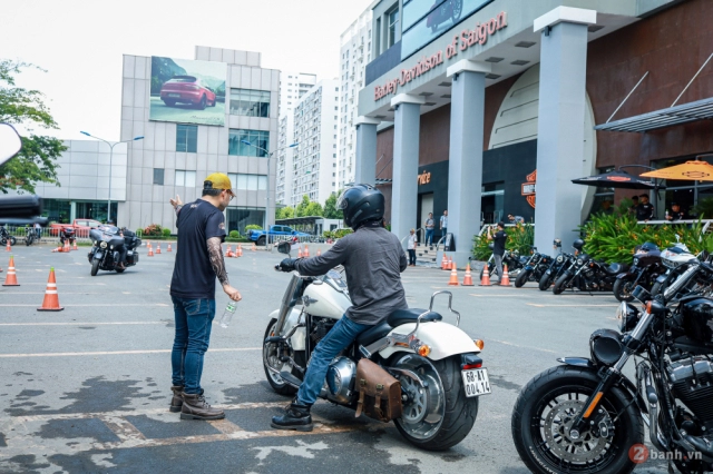 Anh em chơi xe harley-davidson hội tụ đông đảo trong ngày tập huấn kỹ năng lái xe an toàn