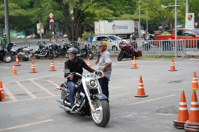 Anh em chơi xe harley-davidson hội tụ đông đảo trong ngày tập huấn kỹ năng lái xe an toàn