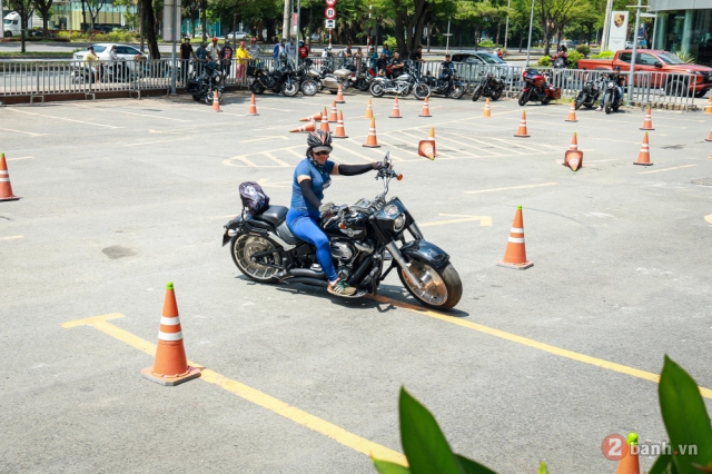 Anh em chơi xe harley-davidson hội tụ đông đảo trong ngày tập huấn kỹ năng lái xe an toàn