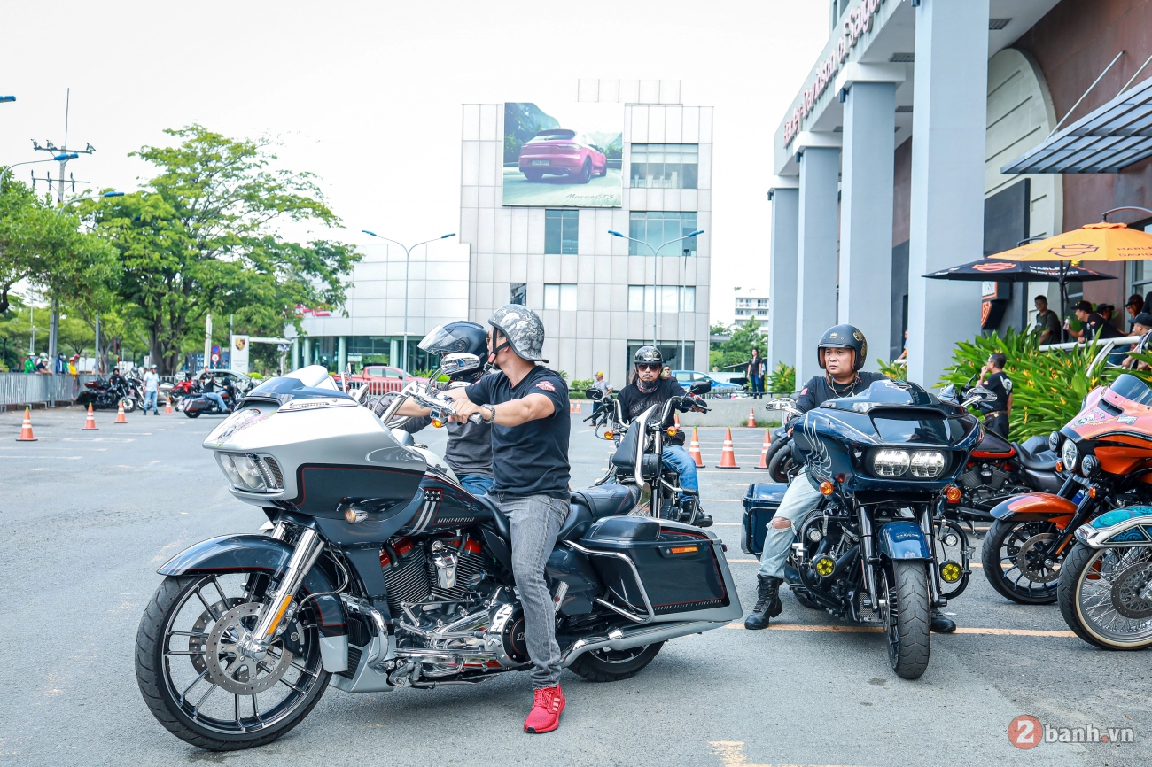 Anh em chơi xe harley-davidson hội tụ đông đảo trong ngày tập huấn kỹ năng lái xe an toàn