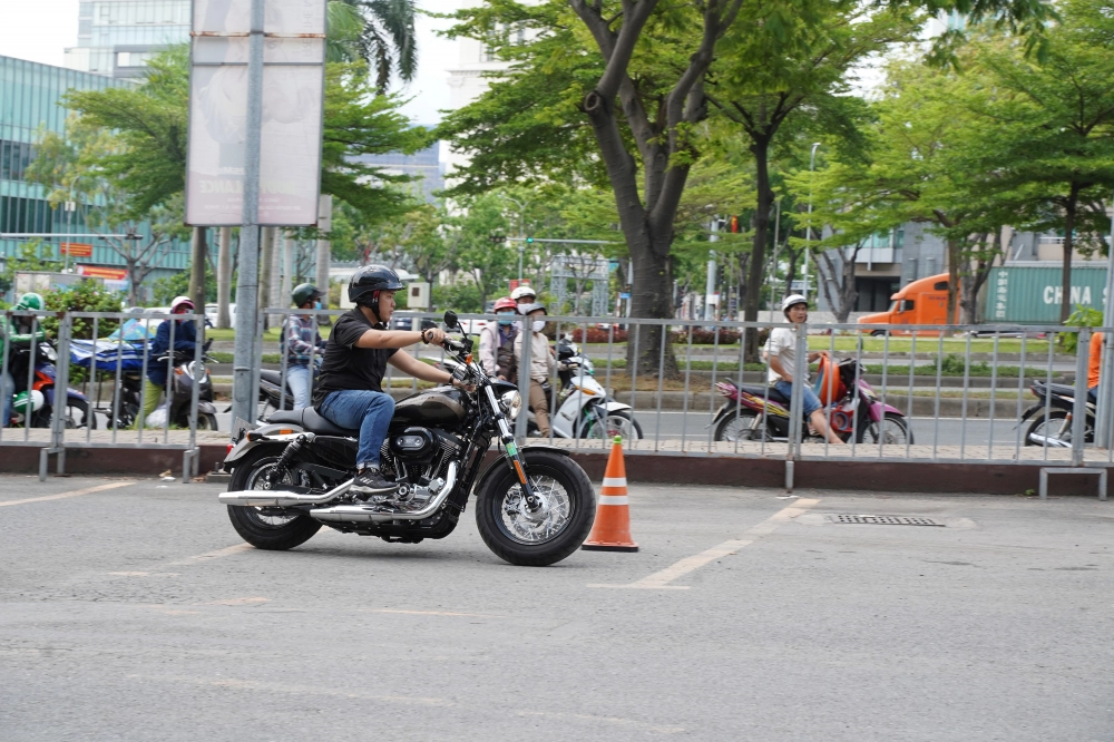 Anh em chơi xe harley-davidson hội tụ đông đảo trong ngày tập huấn kỹ năng lái xe an toàn