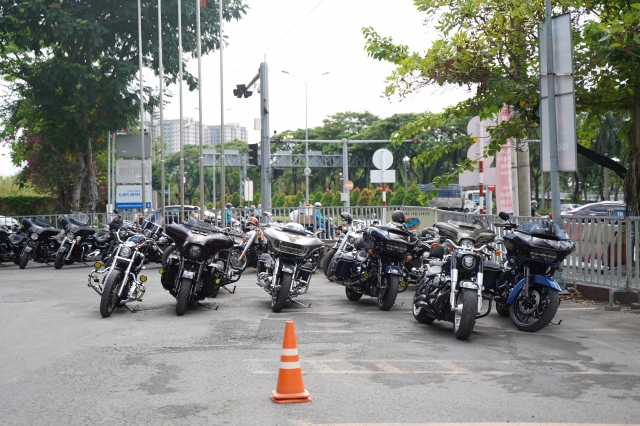 Anh em chơi xe harley-davidson hội tụ đông đảo trong ngày tập huấn kỹ năng lái xe an toàn