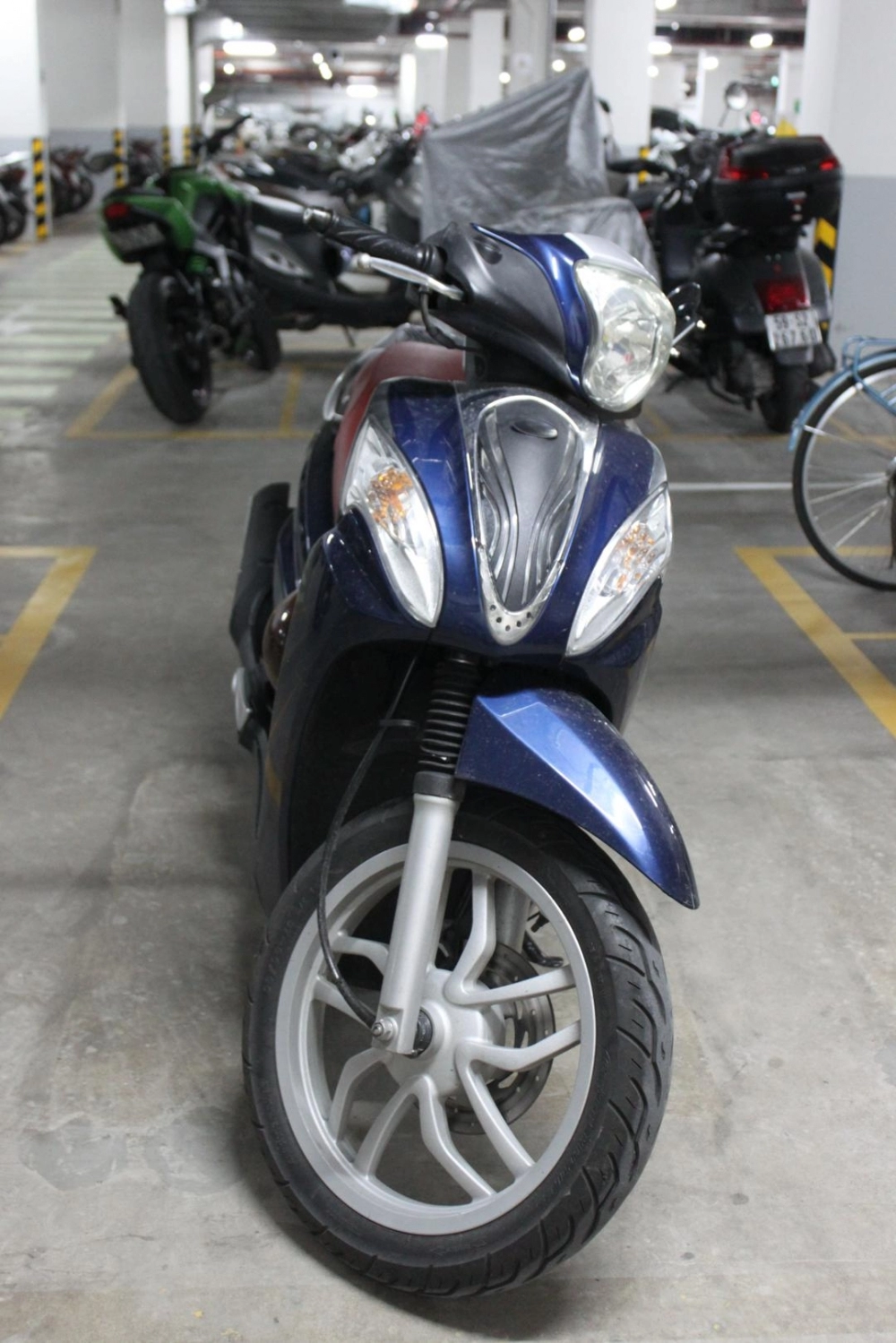 Bán xe kymco people16 fi đời cuối 2012 phun xăng điện tử