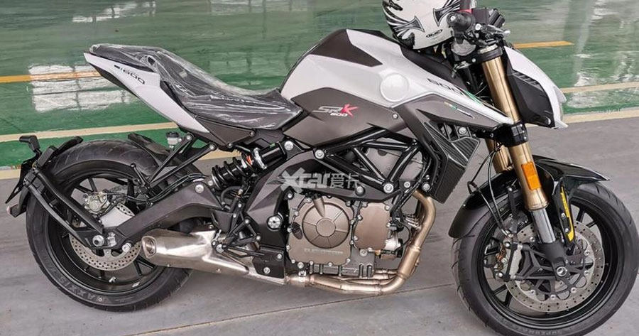 Benelli 600rr hoàn toàn mới với động cơ 4 xi-lanh sắp ra mắt cùng srk600