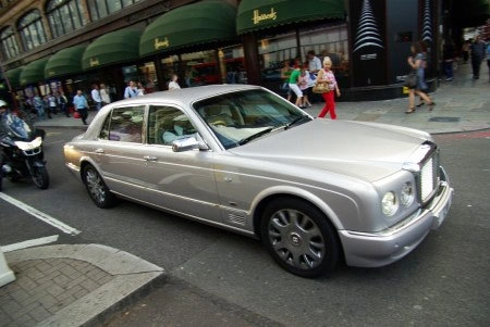  bentley và rolls-royce hàng độc trên phố london 