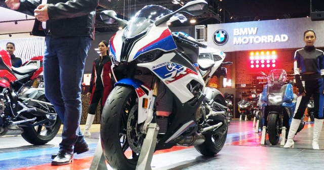 Bmw m1000rr trang bị supercharged tạo ra công suất lên đến 220 mã lực