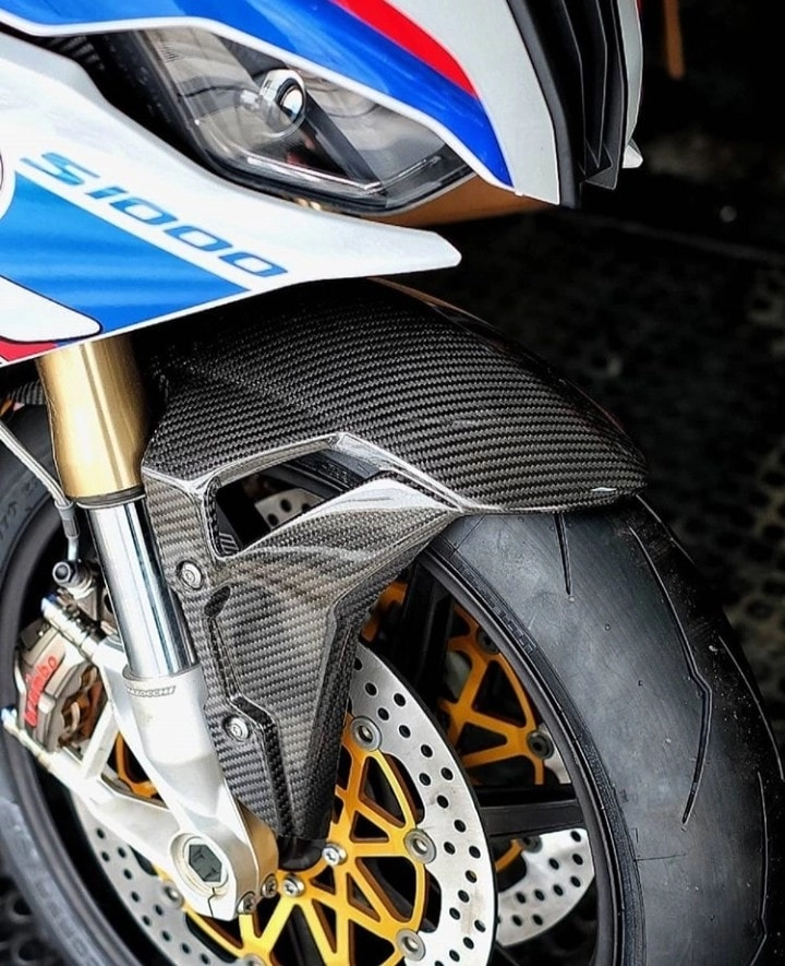 Bmw s1000rr 2019 độ sương sương với option hàng hiệu