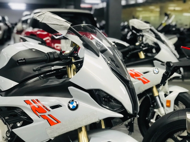 Bmw s1000rr 2020 màu bạc hockenheim silver metallic đầu tiên về việt nam