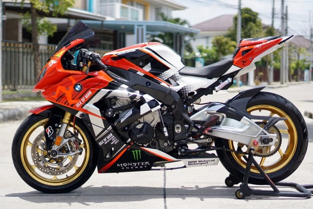 Bmw s1000rr độ phá cách với tem đấu isle of man tt