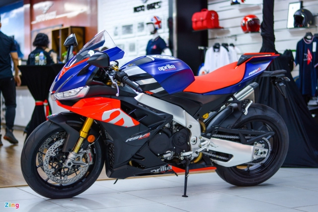 Cận cảnh aprilia rsv4 factory 1100 chính hãng tại việt nam