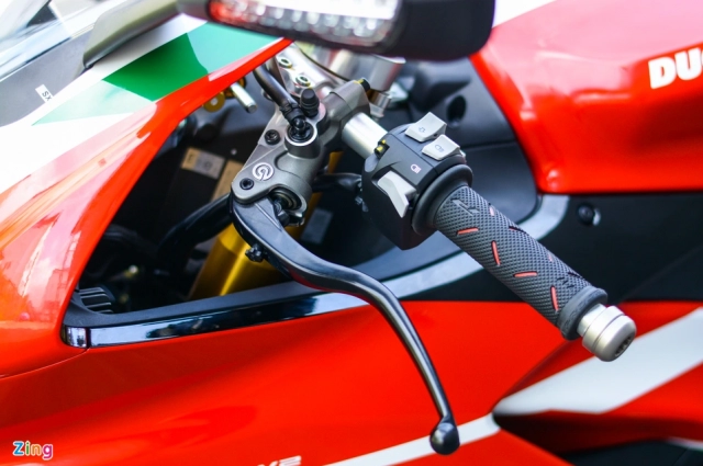 Cận cảnh ducati panigale v2 bayliss tại việt nam