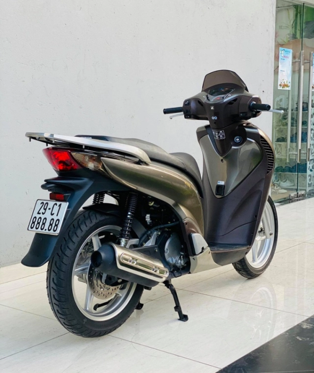 Chiếc honda sh150 này có gì đặc biệt mà trị giá lên tới gần 1 tỷ đồng