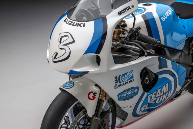 Chiêm ngưỡng suzuki gsx-r750 srad độ của team classic suzuki