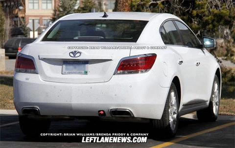  daewoo lacrosse cạnh tranh với toyota avalon 