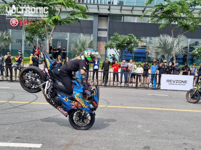 Dàn siêu phẩm chăm sóc xế cưng của hãng voltronic có mặt tại sport bike festival