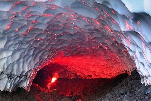 Đến thăm hang động lung linh ký bí ở nga