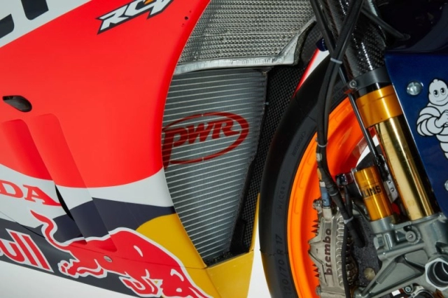 Đội đua repsol honda motogp 2022 lộ diện với ngoại hình hoàn toàn mới