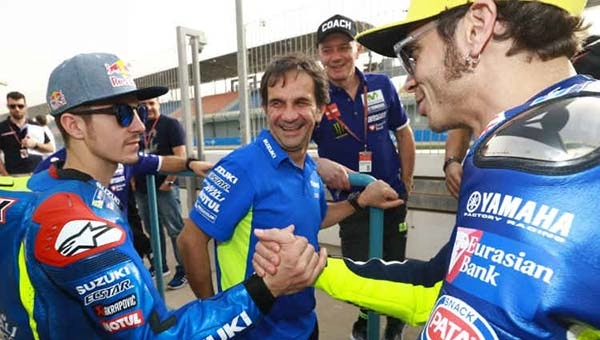 Đội đua suzuki ecstar được điều hành bởi cựu quản lý của valentino rossi