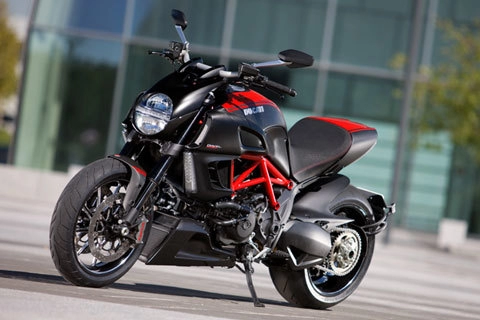  ducati chính thức trình làng diavel 