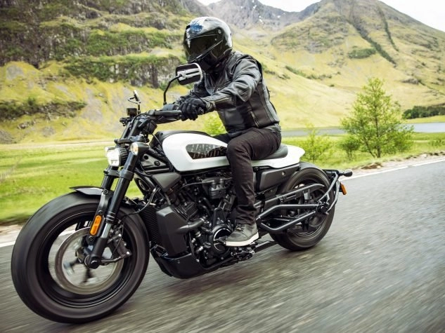 Harley-davidson sportster s 2021 trình làng với vóc dáng siêu ngầu