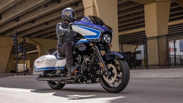 Harley-davidson street glide special 2021 sở hữu màu sơn arctic blast giới hạn 500 chiếc