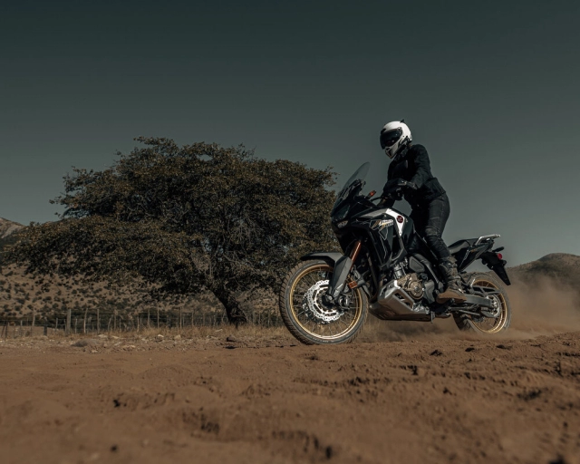 Honda africa twin được giới thiệu bộ phụ kiện 100 off-road