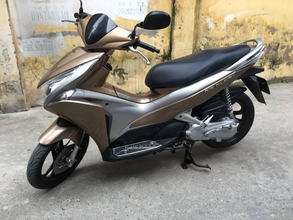 Honda airblade fi 2012 3d 29b1-27708 chính chủ gđ bán 25 triêu mầu đồng gđ giữ gìn