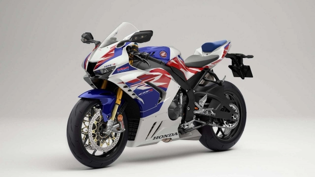 Honda cbr1000rr-r 2022 cập nhật chi tiết và giá bán