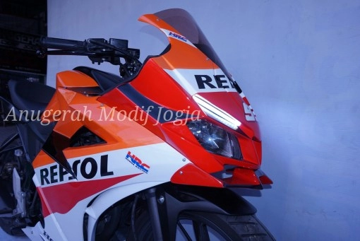 Honda cbr150r mới độ theo phong cách repsol