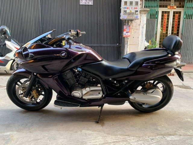 Honda-dn-01-750cc-abs đời 2008 cực đẹp sơn zin máy zin 100 cực êm