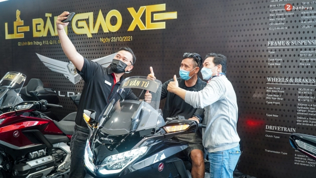 Honda hoàng việt bàn giao 8 chiếc gold wing 2021 trị giá gần 10 tỷ đồng