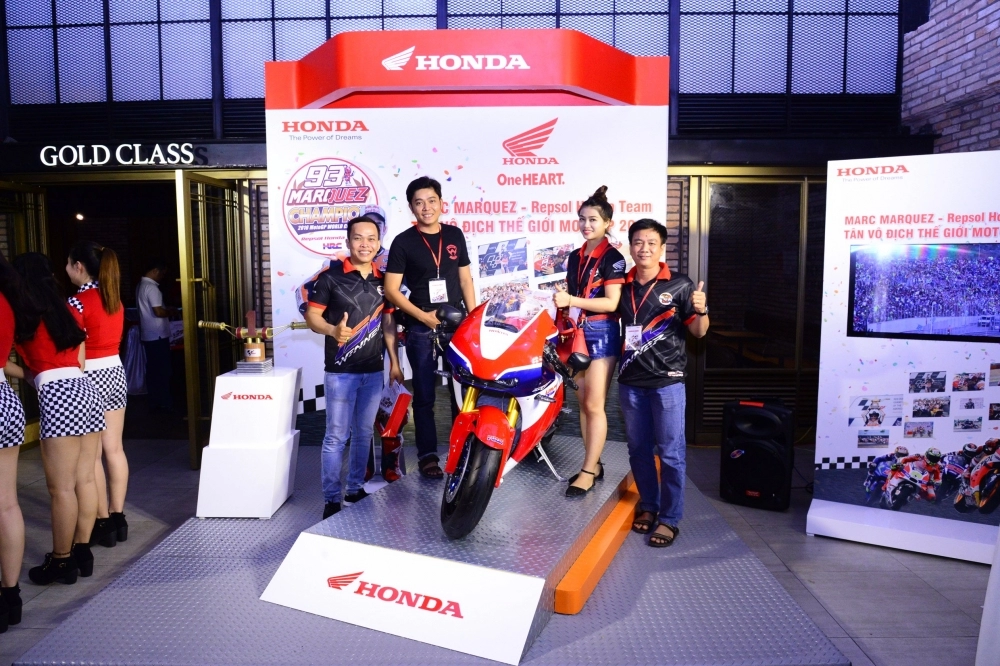 Honda việt nam tổ chức lễ ăn mừng chiến thắng của marc marquez 93