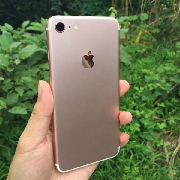 Iphone 7 vàng hồng dành cho các cô nàng sành điệu đã lộ diện