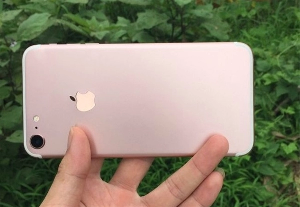 Iphone 7 vàng hồng dành cho các cô nàng sành điệu đã lộ diện