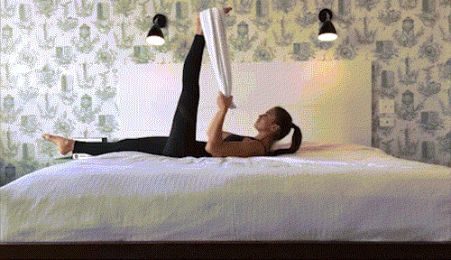 Irina shayk đã làm gì trên giường để sexy tột cùng