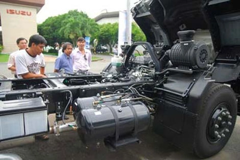  isuzu ra mắt forward fvm 2009 