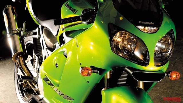 Kawasaki ninja zx-12r sở hữu bộ khung liền khối đầu tiên trên thế giới