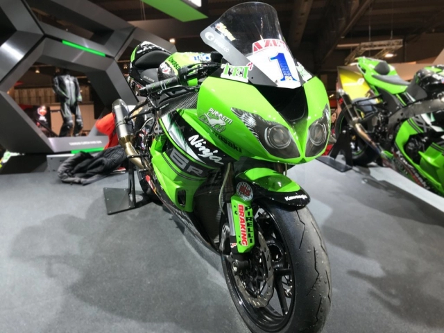 Kawasaki ninja zx-6r chuẩn bị ra mắt phiên bản đường đua