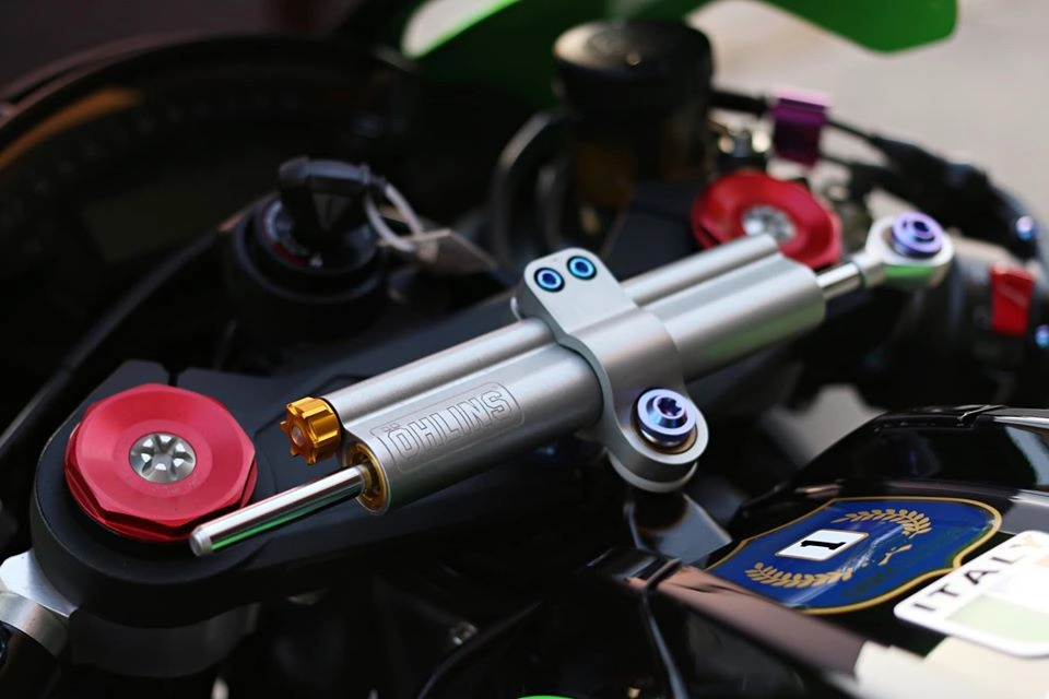 Kawasaki zx-10r độ lôi cuốn với dàn đồ chơi đặc biệt
