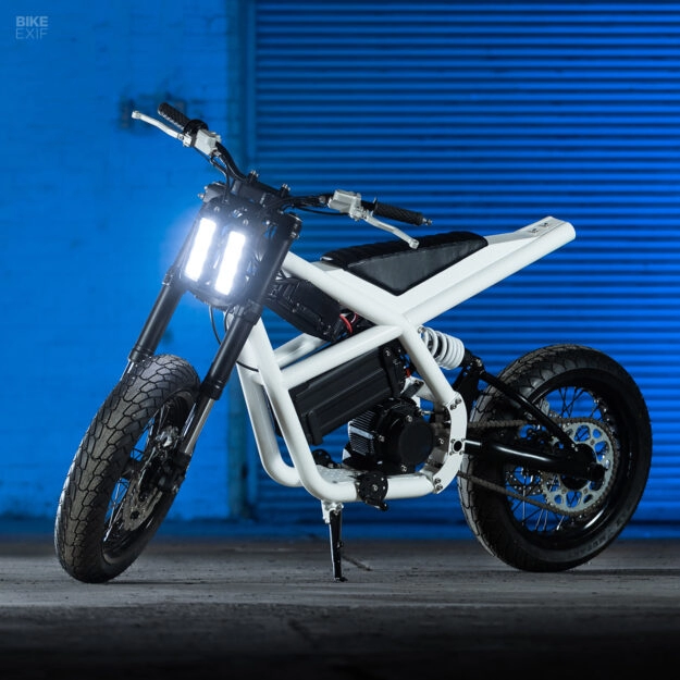 Khái niệm supermoto điện của untitled trình làng