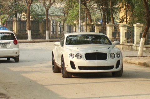  khám phá siêu xe nhanh nhất của bentley ở hà nội 