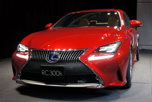  lexus rc cạnh tranh với bmw serie 4 coupe 