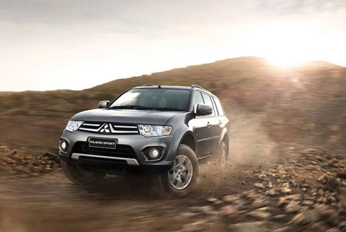  mitsubishi tung pajero sport mới giá từ 835 triệu 