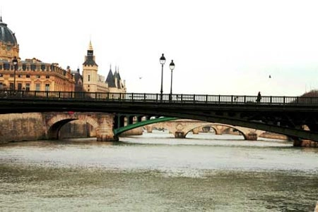 Một ngày đi bụi ở paris