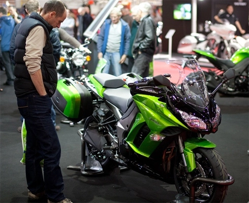  môtô và người đẹp ở london motorcycle show 