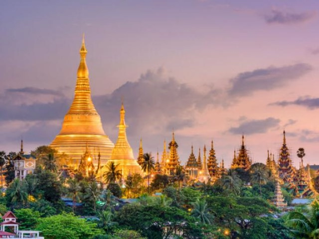 Myanmar đến soi và mỉm cười nhẹ nhõm