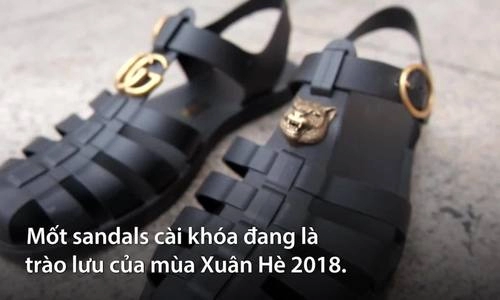  nhiều người bất ngờ vì sandals hiệu giống dép rọ giá 11 triệu 