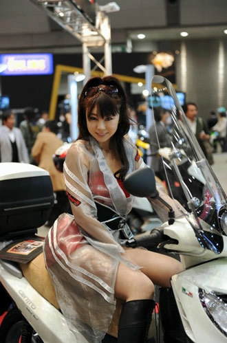  những cô gái xinh xắn tại tokyo motorcycle show 2010 