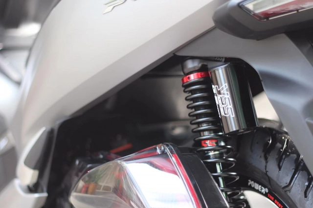 Pcx 150 độ với dàn trang bị đỉnh khỏi chỉnh của biker việt